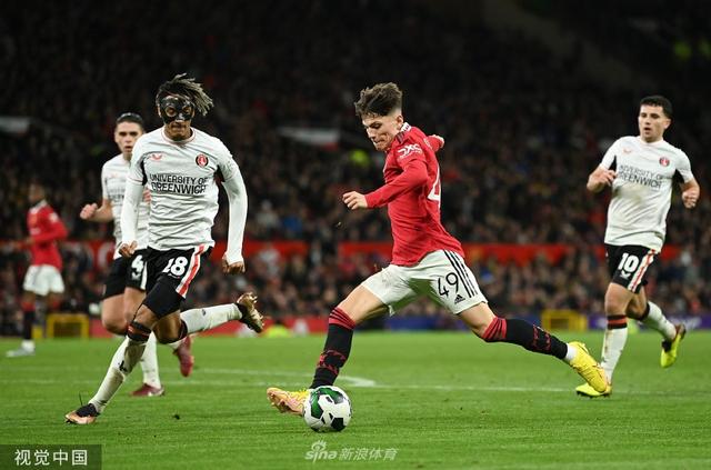 他笑着说 他笑着说